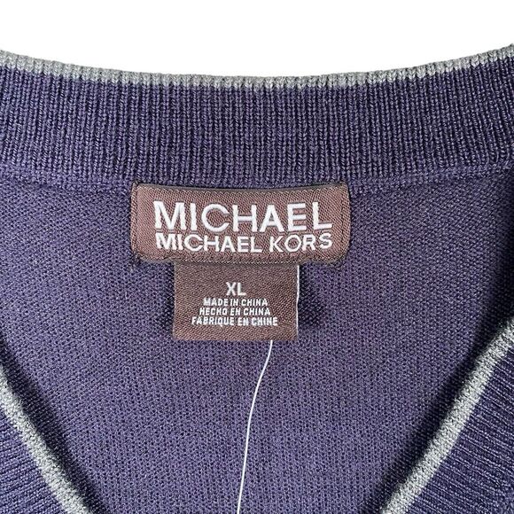 NWT Michael Kors Mens Classic Knit Sweater Wool Blend Navy Plumeria V Neck Sz XL - Picture 4 of 9